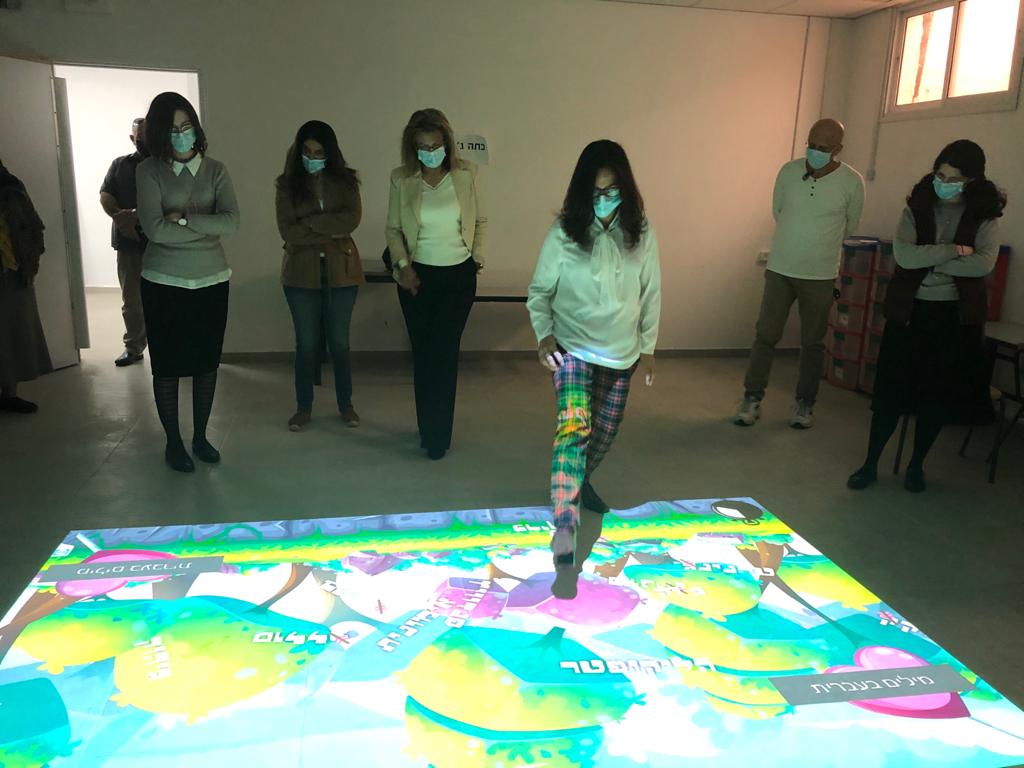 ראש העיר ליאת שוחט במרחב הלמידה החדש באורות