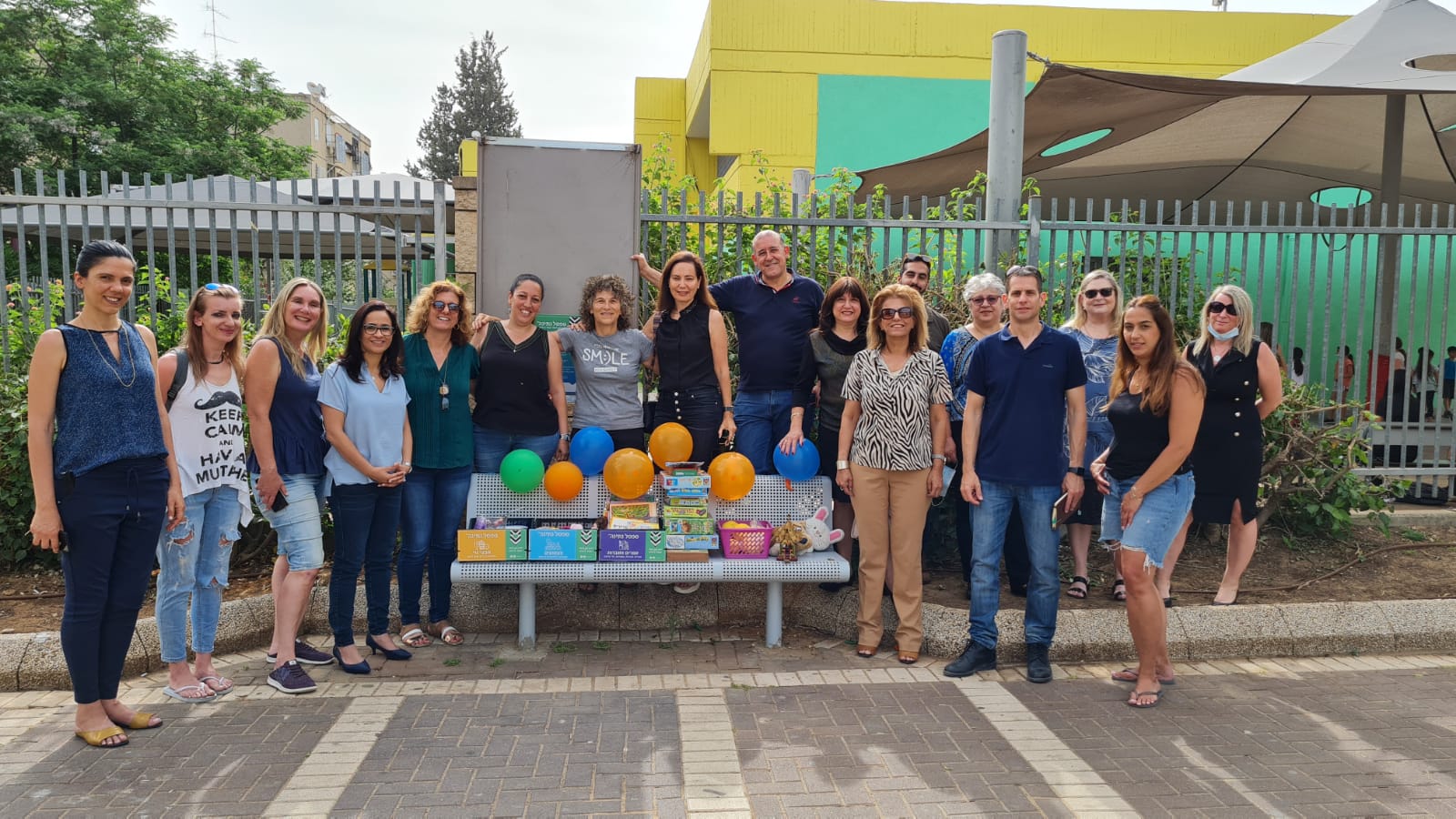 חונכים את ספסל הנתינה 