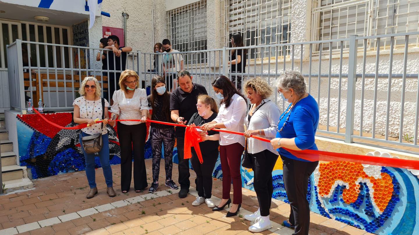 חנוכת הקירות החדשים בבית אקשטיין
