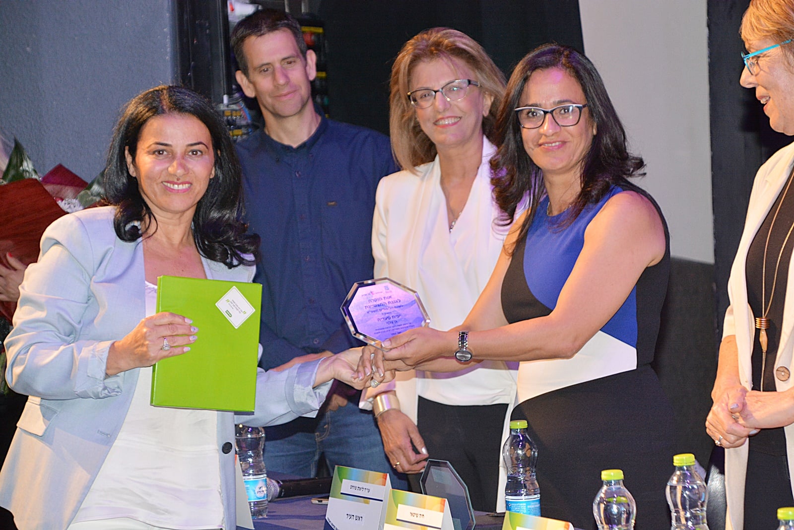 אנשי החינוך המצטיינים 