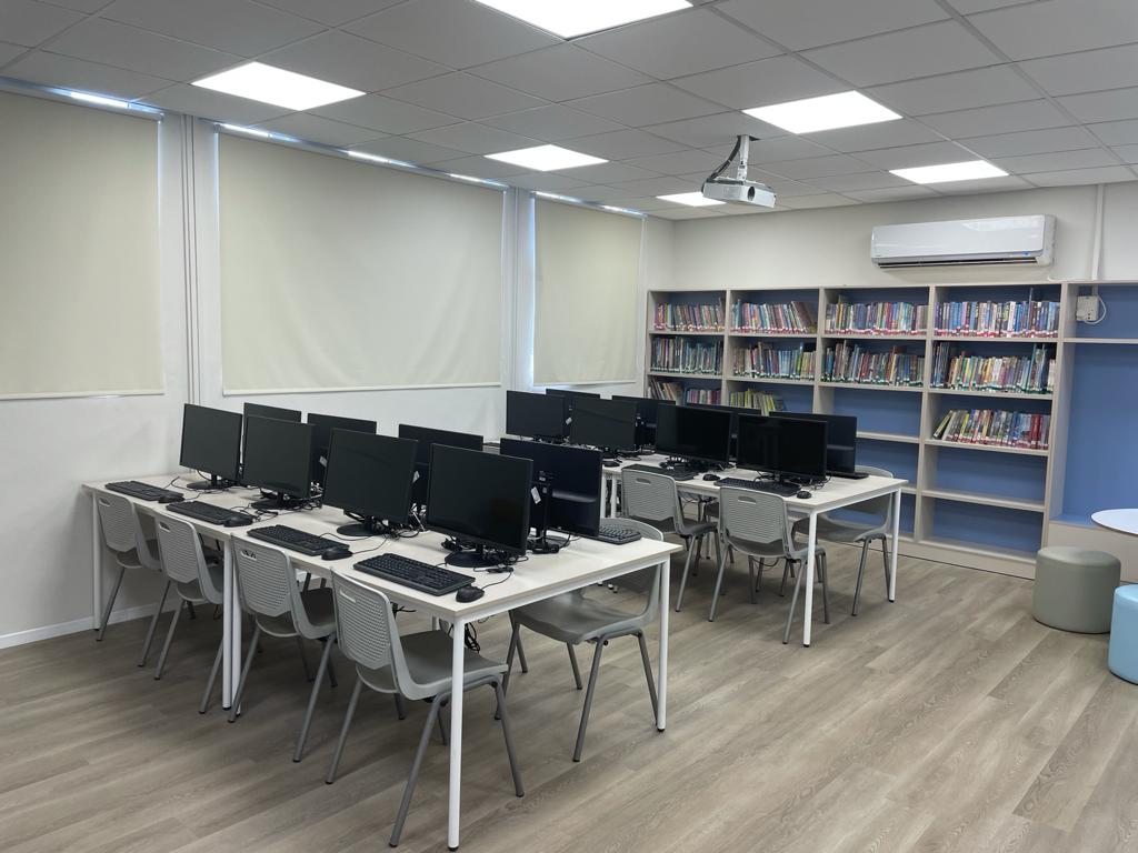 המרחב באור מנחם