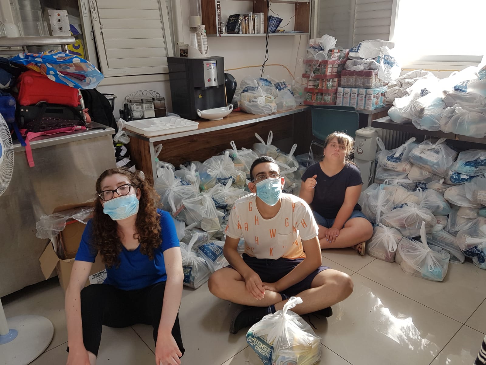 דואגים שלכולם יהיה מזון לחג באור יהודה