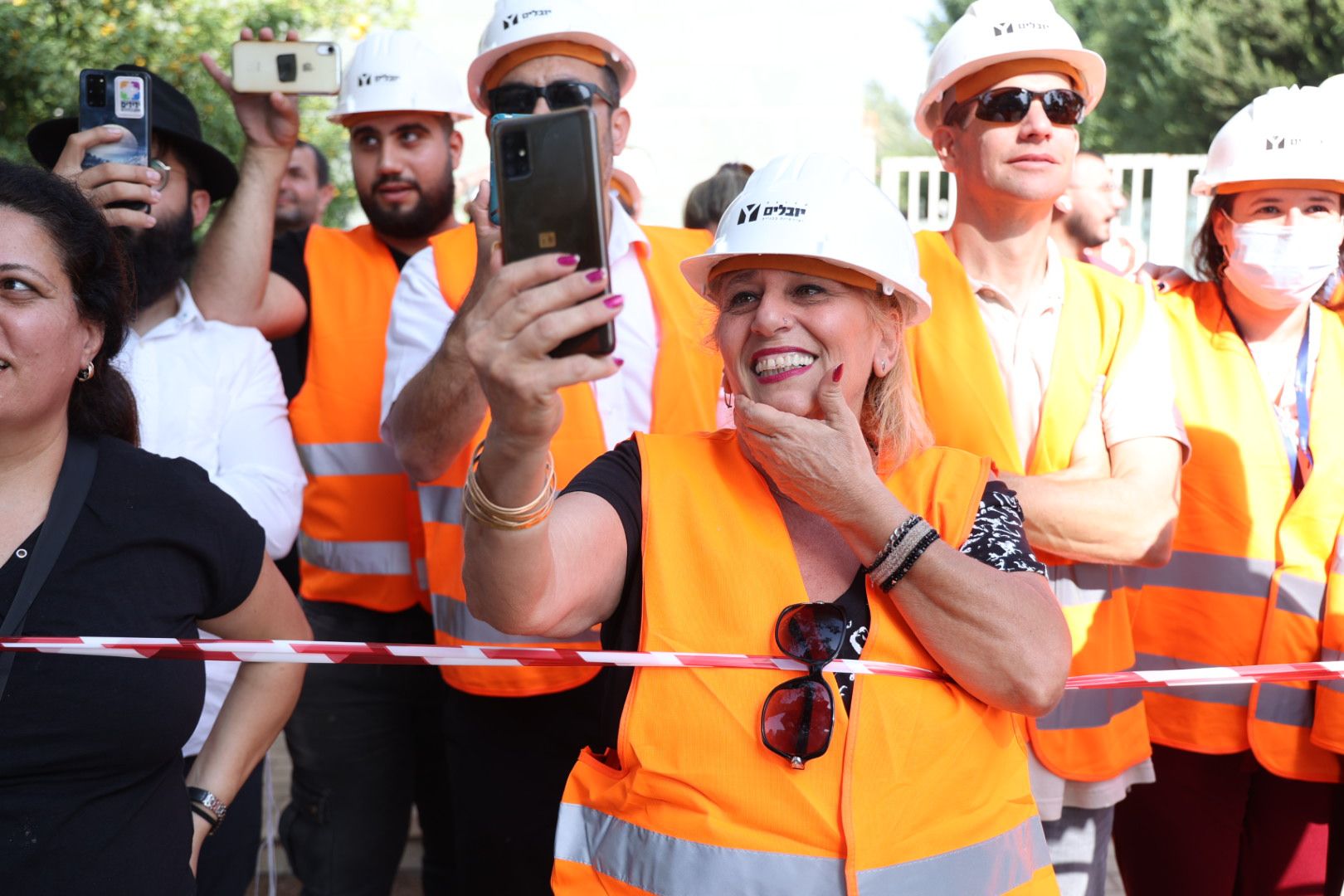 הפרויקט כולל הריסה של תשעה מבני מגורים 