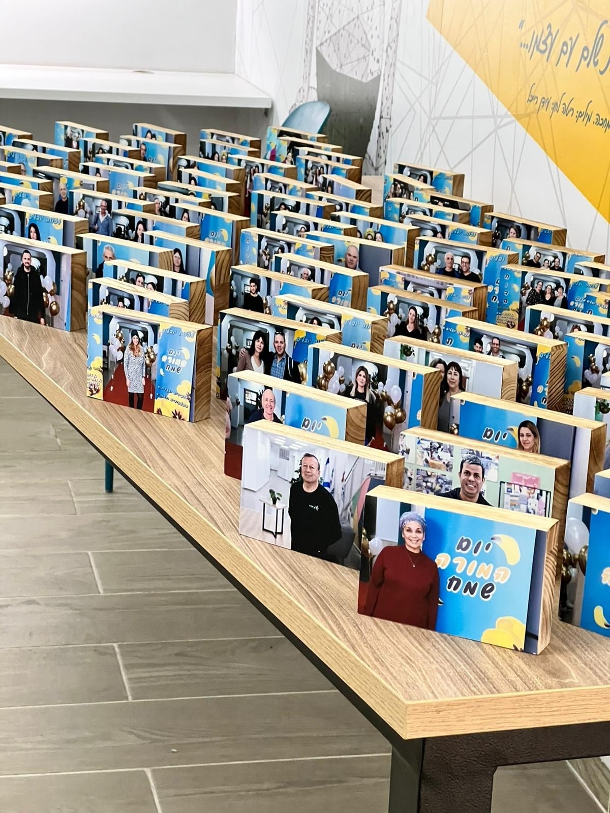 לצוותים החינוכיים הוכנו מתנות ייחודיות