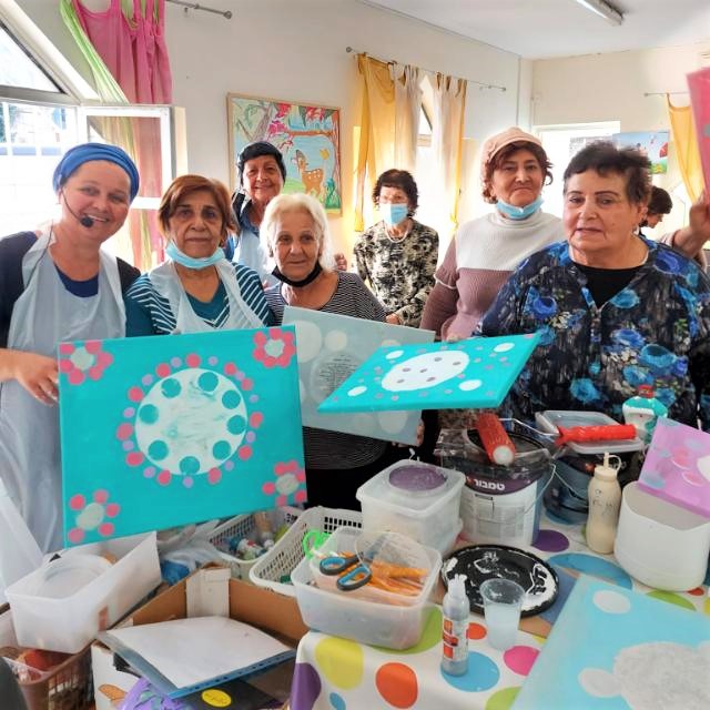 סדנה לאזרחים הוותיקים עם בני המשפחה במטרה לחזק את הקשר ביניהם 