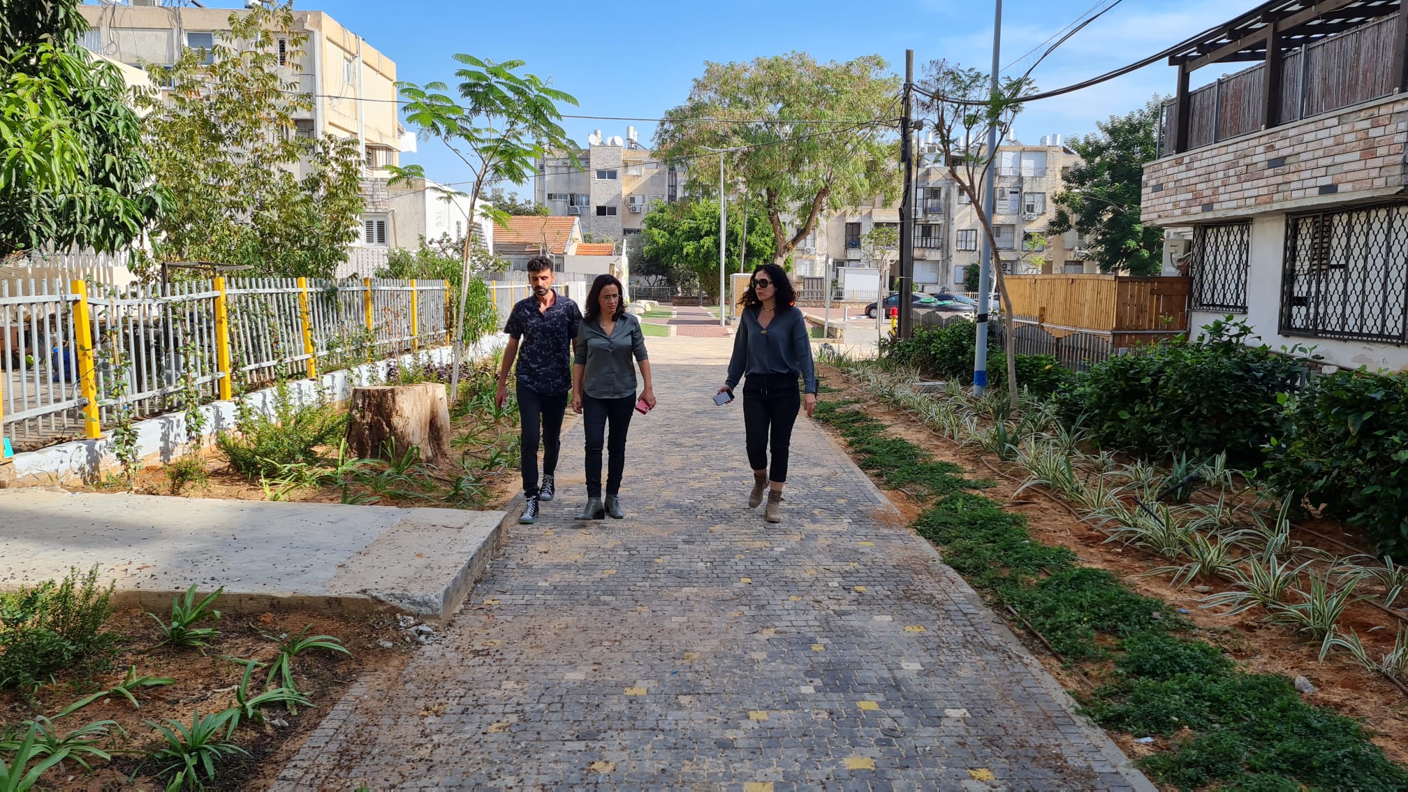 בין השאר בוצעו עבודות ריצוף, גינון, התקנת מתקני ספורט