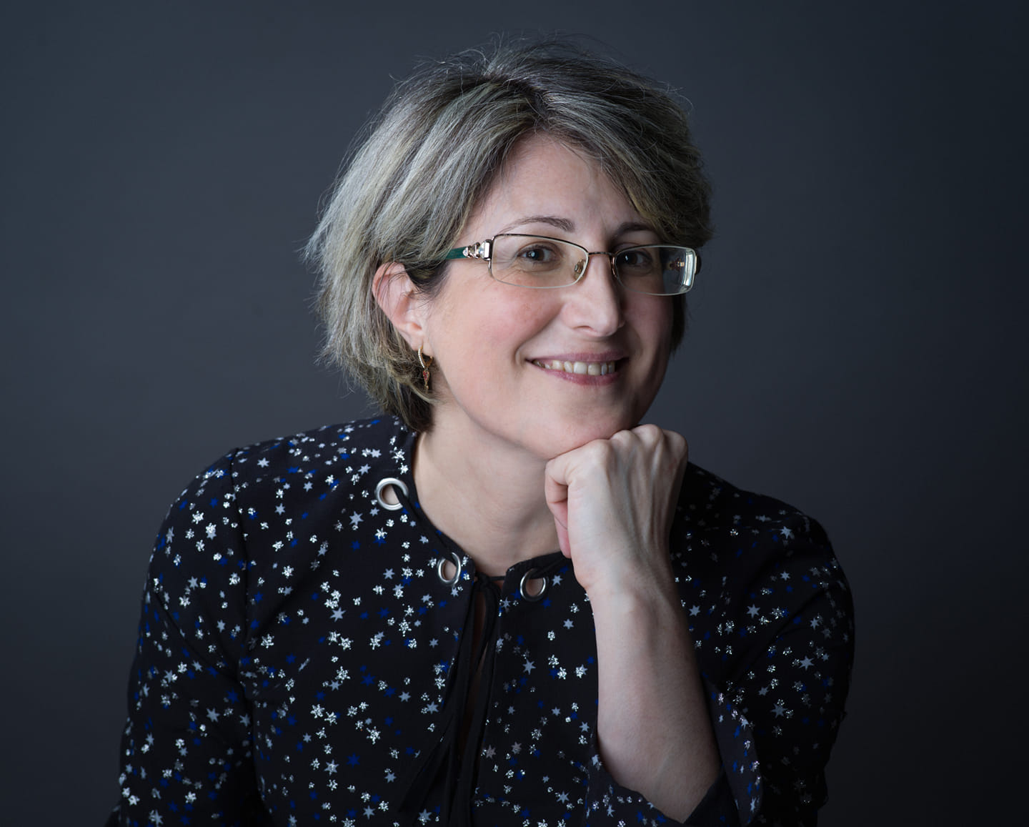 חנה אג'יאשוילי היא מהקולות האומנותיים החשובים כיום בישראל