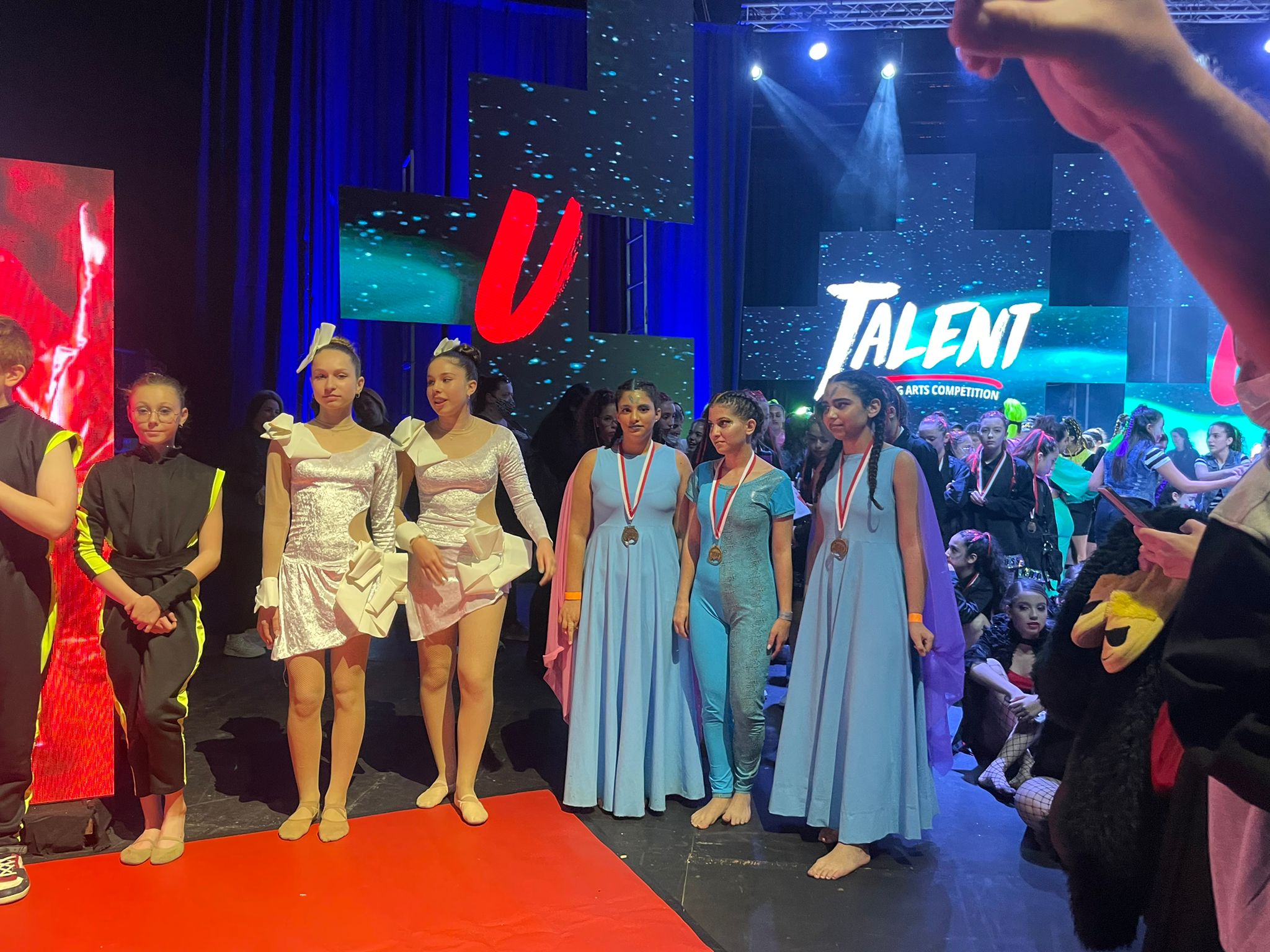 על הכוריאוגרפיה לכל הריקודים הייתה אחראית אורטל חתוכה