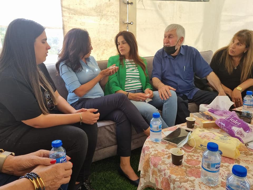 ראש העיר, ליאת שוחט, ביקרה את משפחתו ואת ארוסתו שני ישר וחיזקה אותם 