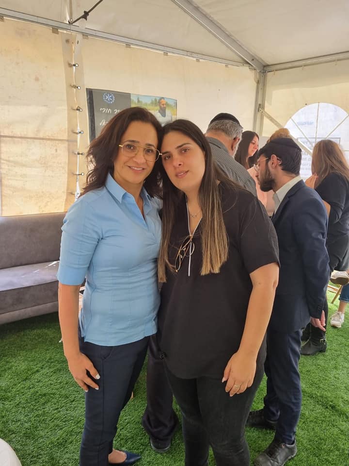 אמיר חורי התגורר יחד עם שני ישר בת זוגו באור יהודה בשנתיים האחרונות