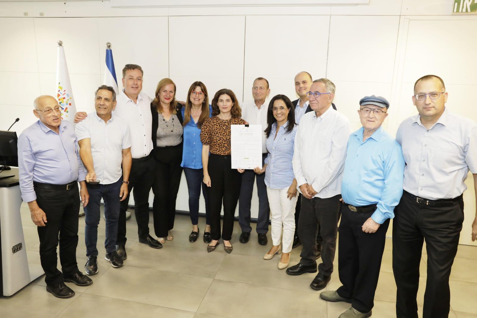 12 ראשי עיריות בגוש דן, ביניהן ראש עיריית אור יהודה, ליאת שוחט, חתמו בשבוע שעבר על אמנת טבע אזורי