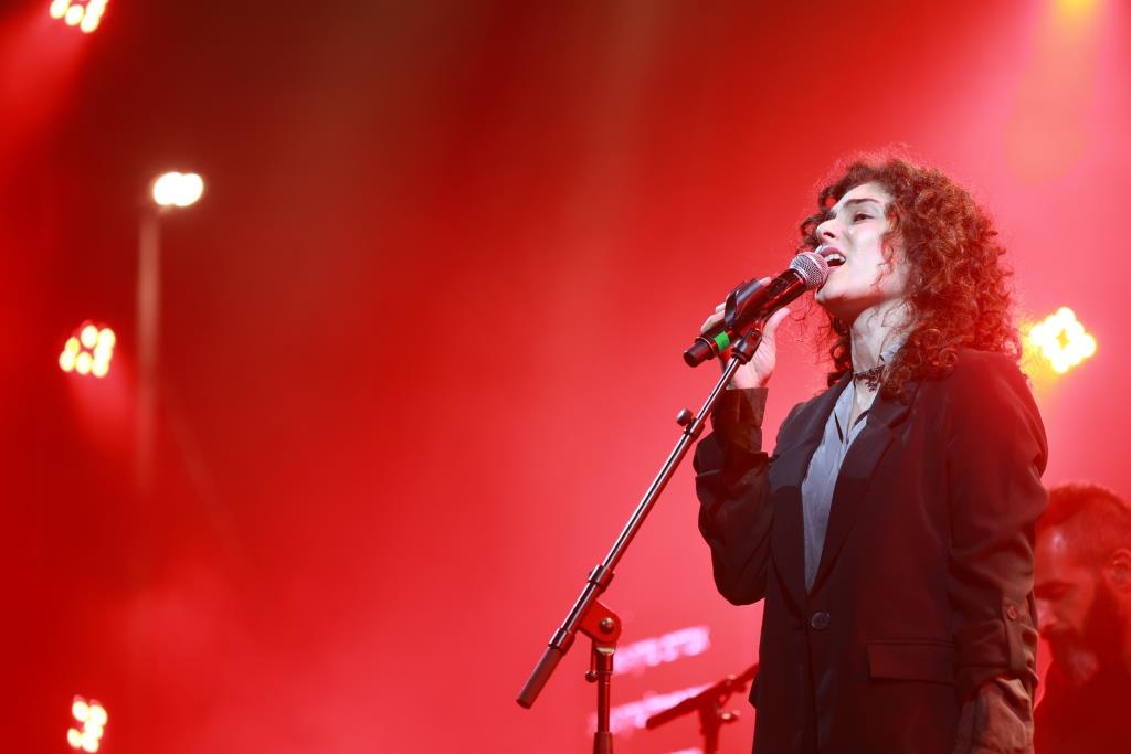 תושבי אור יהודה התייחדו עם זיכרון 100 בניה ובנותיה אשר נפלו במערכות ישראל ופעולות האיבה בעצרת הזיכרון המרכזית בערב יום הזיכרון שהתקיימה ברחבת האירועים העירונית. העצרת התקיימה במעמד המשפחות השכולות, ראש העיר, ליאת שוחט, רב העיר, הרב ציון כהן, סגני ראש העיר, חברי מועצה, נציגי צבא ומשטרה, מנהלי אגפים ואלפי תושבי העיר.