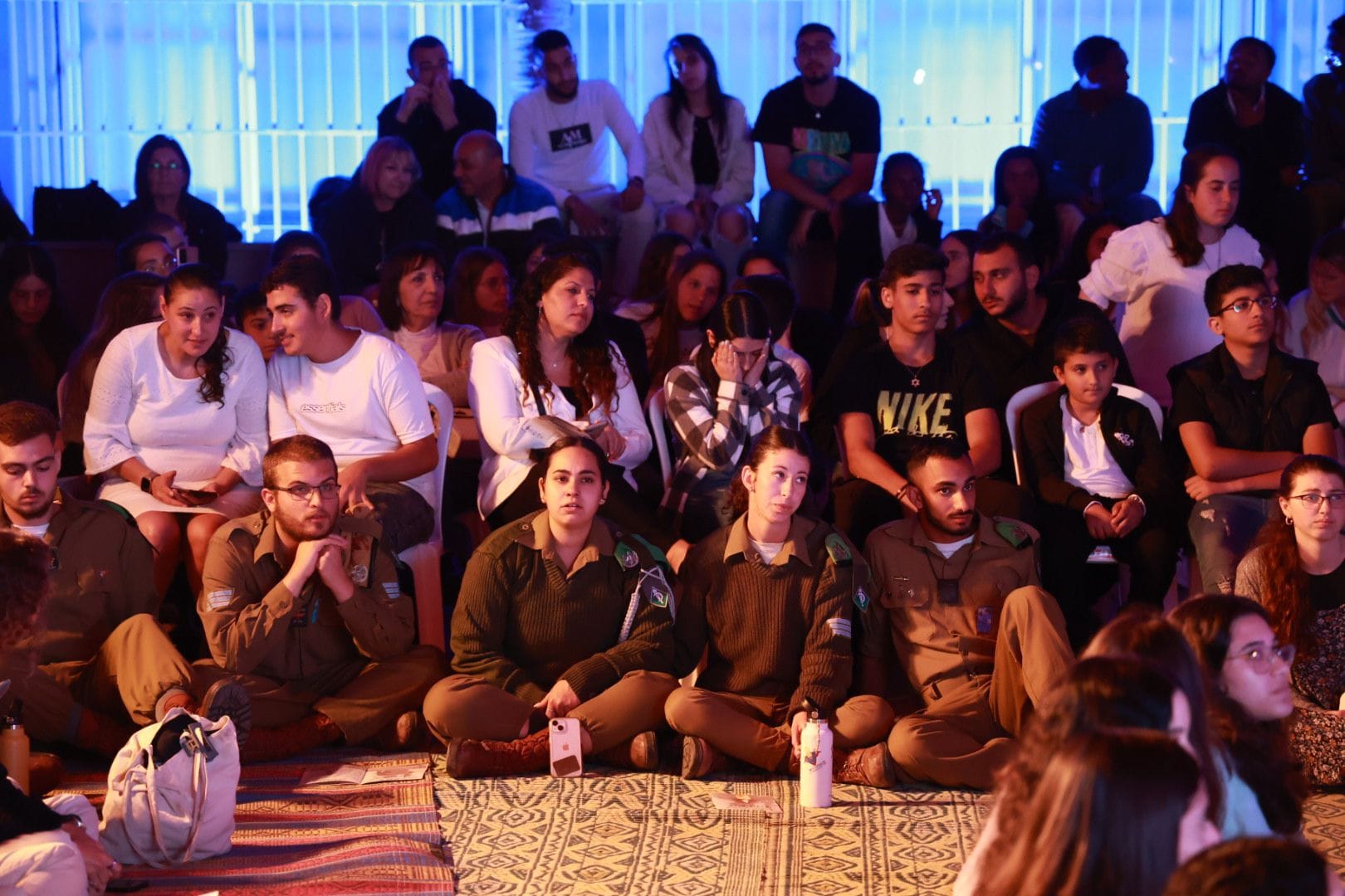 מנהל תיכון יובלים, ד"ר נתי ברק, נשא דברים וסיפר על צוות בניה, סמ"ר אורי גרוסמן, רס"ן בניה ריין, סמ"ר אדם גורן וסמל אלכס (סשה) בונימוביץ', צוות הטנק שנהרג מטיל נ"ט שירה החיזבאללה במלחמת לבנון השנייה. רס"ן בניה ריין ז"ל היה תלמידו של ברק.