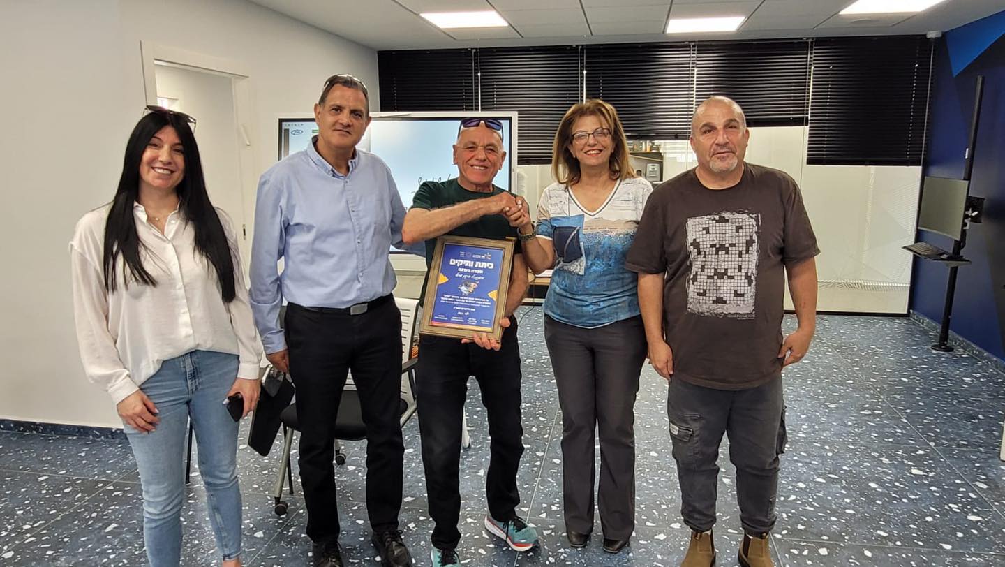 כיתת הוותיקים הפועלת בחטיבת ביניים 'יובלים" סיימה השבוע שנת פעילות פורייה ועשירה. 