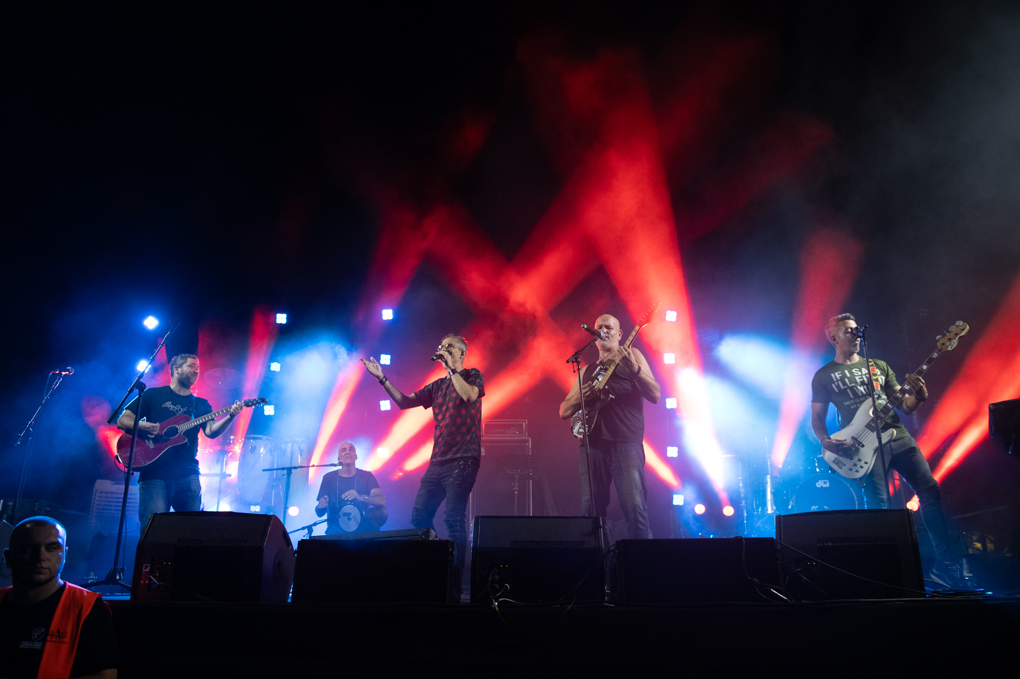 קדמו לשני המופעים המרכזיים מופעי חימום של להקת אקרופוליס שביצעה את מיטב שירי הרוק הישראלי מכל הזמנים. במהלך שני האירועים הופעלו דוכני אוכל ושתייה.