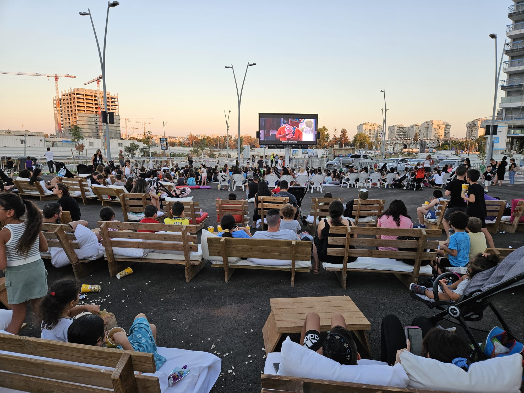 הקולנוע הקהילתי הראשון נחנך בשכונת בית בפארק 