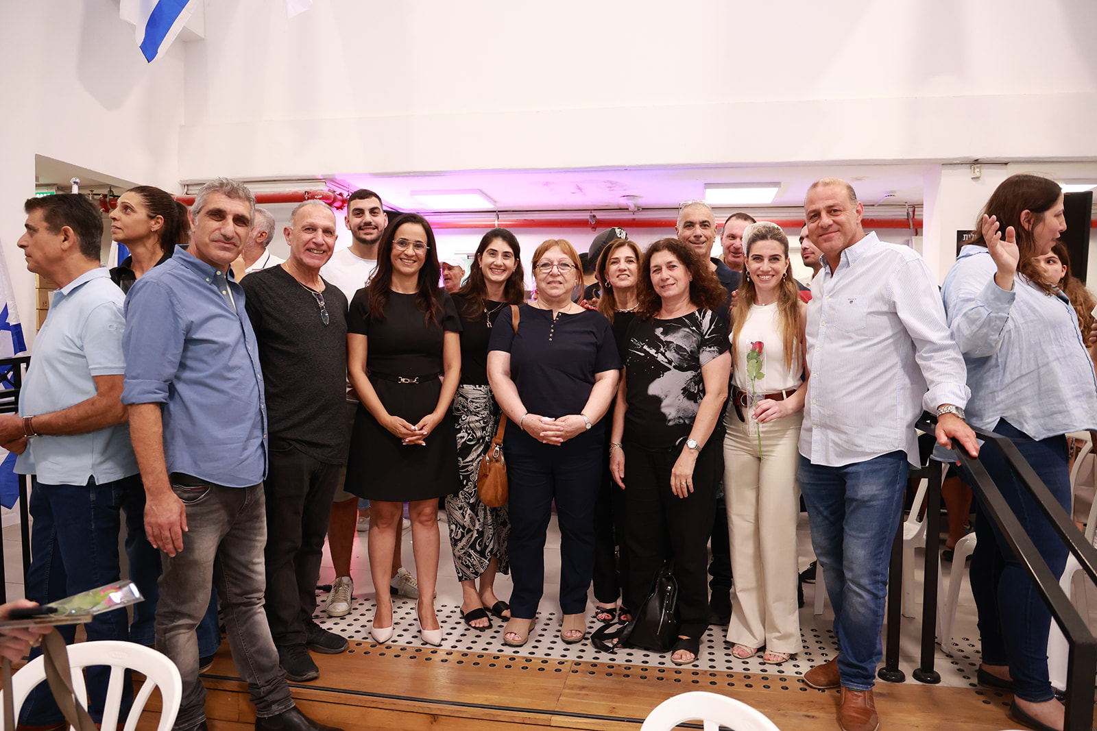 קיר מעצבי העיר נחנך בשבוע שעבר בבניין העירייה המרכזי בשד' אליהו סעדון בטקס מרגש ועוצמתי בהשתתפות ראש העיר, ליאת שוחט, רב העיר, הרב ציון כהן, סגני ראש העיר, חברי מועצת העיר בהווה ובעבר, משפחות המונצחים ותושבי העיר. מזה זמן רב שעיריית אור יהודה שוקדת על דרך להנצחת האנשים שנשאו משרות ציבוריות והלכו לעולמם, שבמסגרת תפקידם תרמו רבות לצביונה של העיר והפיכתה למה שהיא היום.