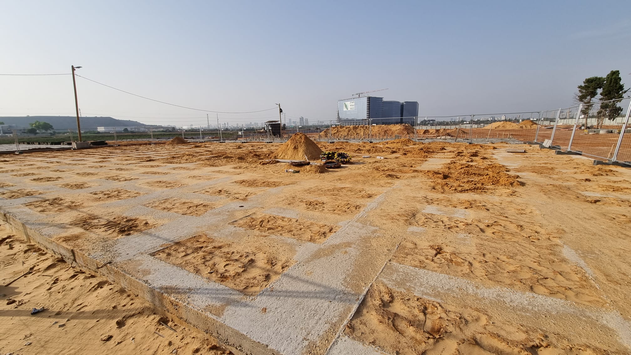 אחרי עשרות שנים של המתנה, לערים אור יהודה וקריית אונו יש סוף סוף בית עלמין. אחרי מאמצים גדולים שהשקיעה ראש העיר אור יהודה, ליאת שוחט, מהיום שבו נבחרה לתפקיד, הושלמה המשימה כאשר בית העלמין הוקם במערב העיר והוא ישמש את תושבי העיר אור יהודה וקריית אונו. שוחט שיתפה פעולה עם ראש העיר השכנה ישראל גל שהצטרף לפרויקט החשוב.