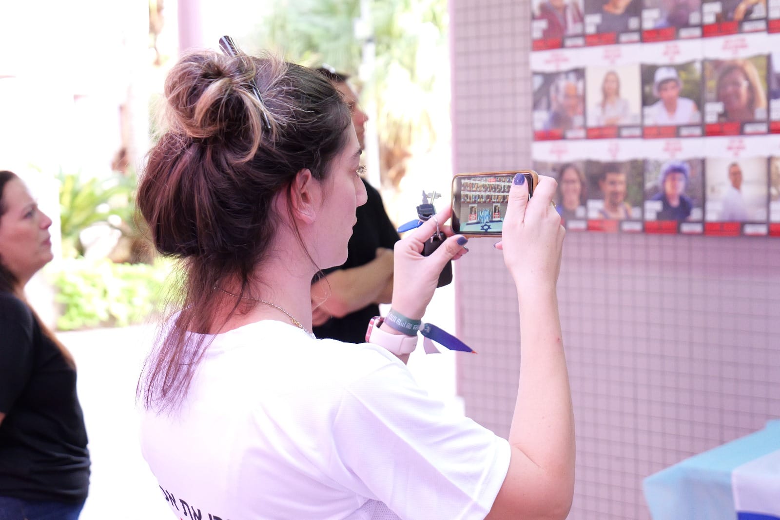 ב-2.11.23 הייתה אמורה להתקיים הפתיחה החגיגית של עונת המנויים בהיכל התרבות שעבר שיפוץ לקראת פתיחת העונה. רוכשי המנויים והכרטיסים זכו לשיחת טלפון מצוות ההיכל אשר התעניין בשלומם ועדכן אותם על דחיית פתיחת העונה לחודש ינואר, זאת בהנחה שהמצב הבטחוני יאפשר זאת. בינתיים, נשלחו אליהם קישורים לצפייה ישירה בהצגות תיאטרון ובסרטים.