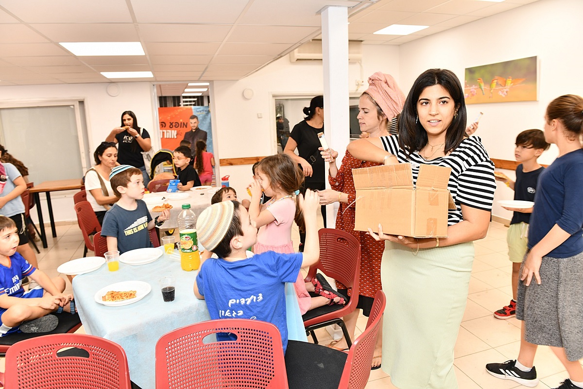 כ-80 אימהות וילדים ממשפחות אנשי המילואים שגויסו למלחמה השתתפו באירוע מיוחד עבורן בהפקת מחלקת משאבי קהילה באגף שח"ק ובשיתוף הגרעין התורני בעיר.