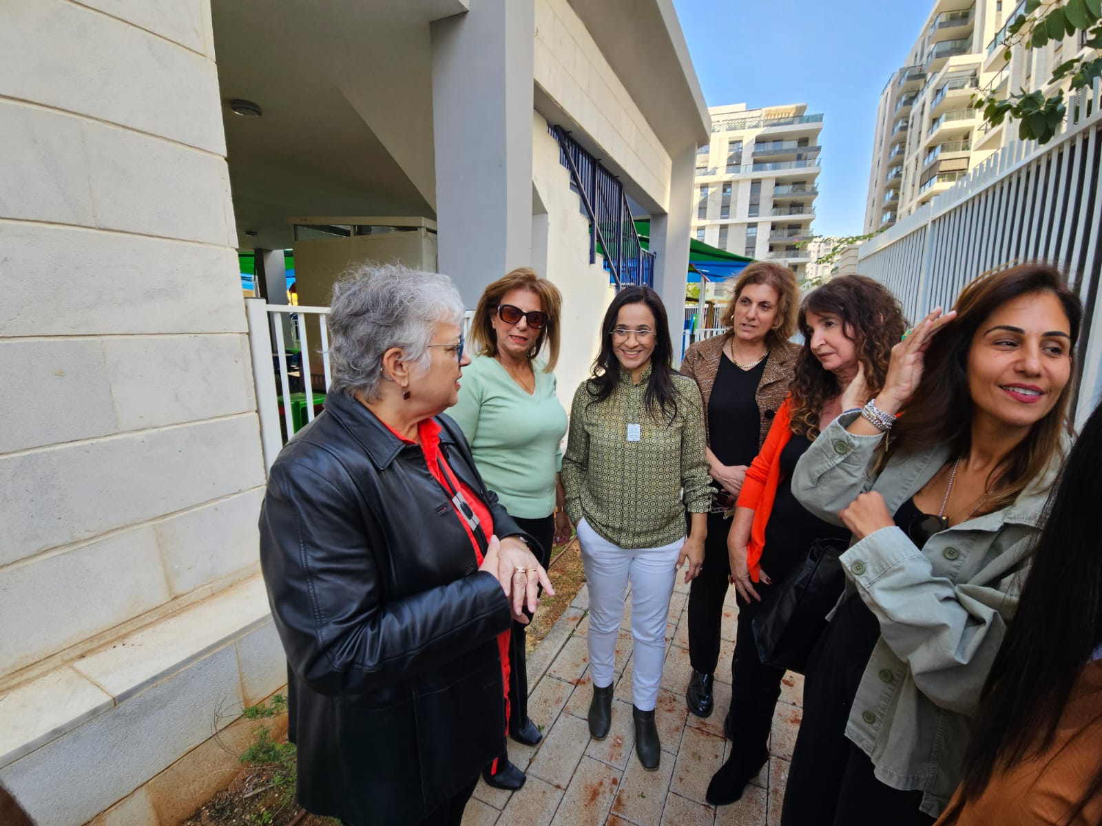 בתי הספר וגני הילדים בעיר משתתפים בפרויקט הארצי שבמסגרתו מתקיימת זריעה של פרחי בר בחצרות, כל זאת באמצעות היחידה הסביבתית, 