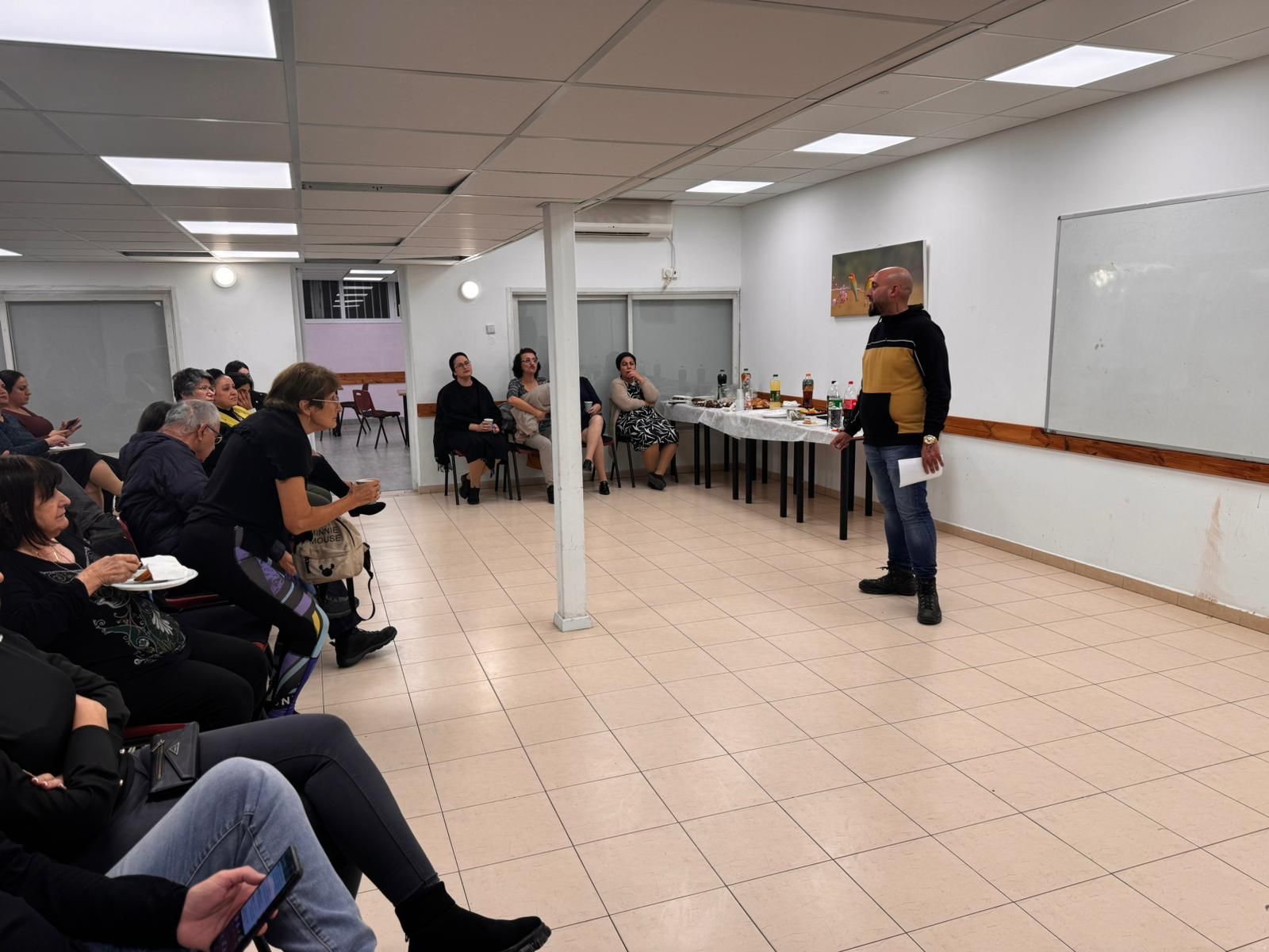 עשרות פעילים קהילתיים באור יהודה עברו בשבוע שעבר הכשרה בנושא סיוע לתושבים באירועי חירום. את ההכשרה העבירו אביב גורי, מנהל תחום חירום ומקלטים באגף הביטחון בעירייה וגיל טייכמן, קצין הקישור של פיקוד העורף לעיריית אור יהודה.