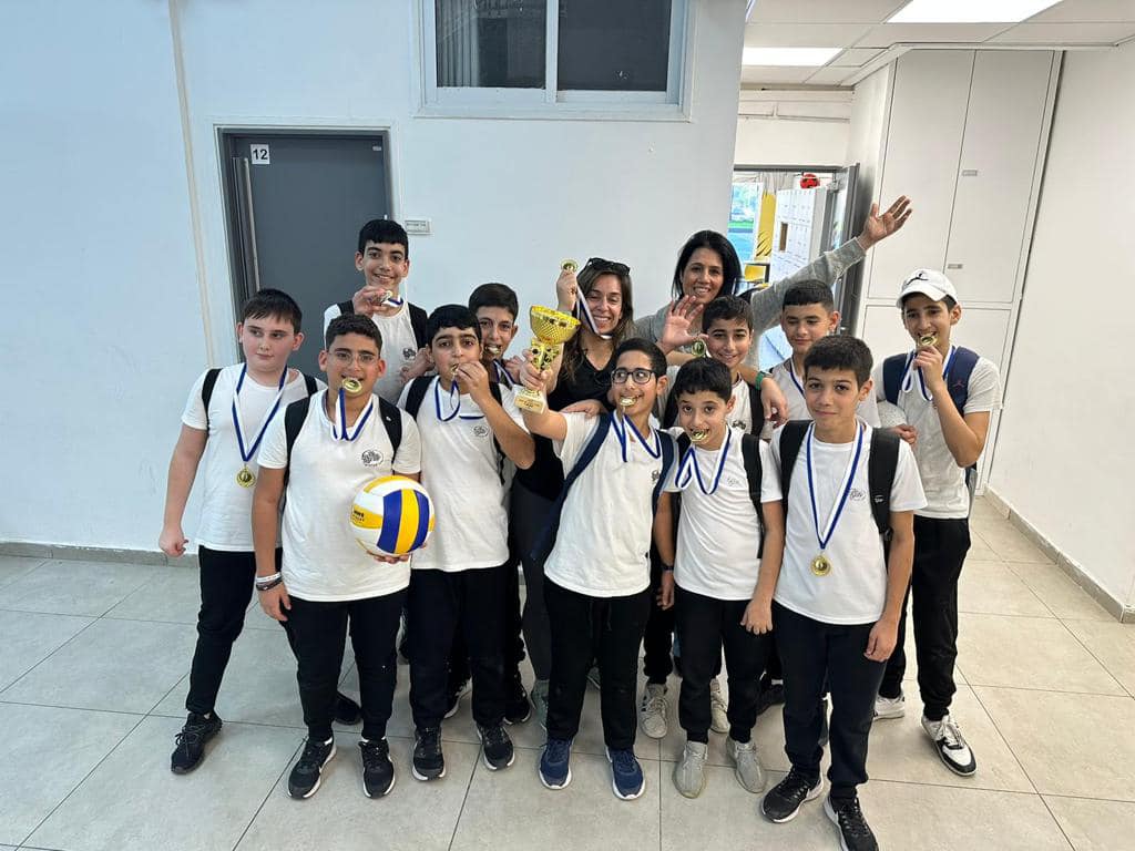 טורניר כדורעף לכיתות ה'-ו' שמתקיים מדי שנה באור יהודה סיפק לא מעט רגעים מותחים, כאשר בתי הספר סביונים, סעדיה גאון, נבון, שיזף, אלונים ואהוד מנור לקחו חלק בחגיגה ספורטיבית משובחת שהתקיימה בהיכל הספורט העירוני. את הטורניר ריכזה מחלקת הספורט ב"נפגשים" בניהולו של דיאגו לוונסון, כשאת התחרות ריכז ישראל בצון.