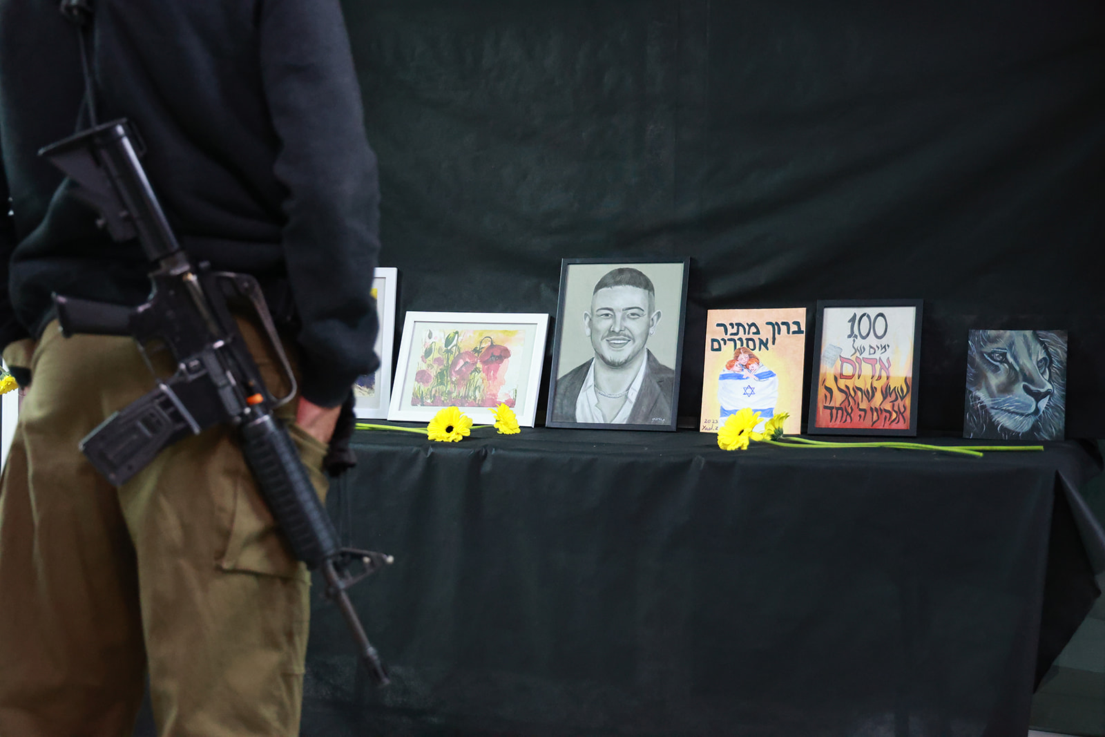 עצרת בנושא "100 ימים בגיהינום" להעלאת המודעות ותמיכה במשפחות החטופים התקיימה בשבוע שעבר ברחבת היכל התרבות באור יהודה, כל זאת בהפקת "נפגשים" מרכזים קהילתיים. 