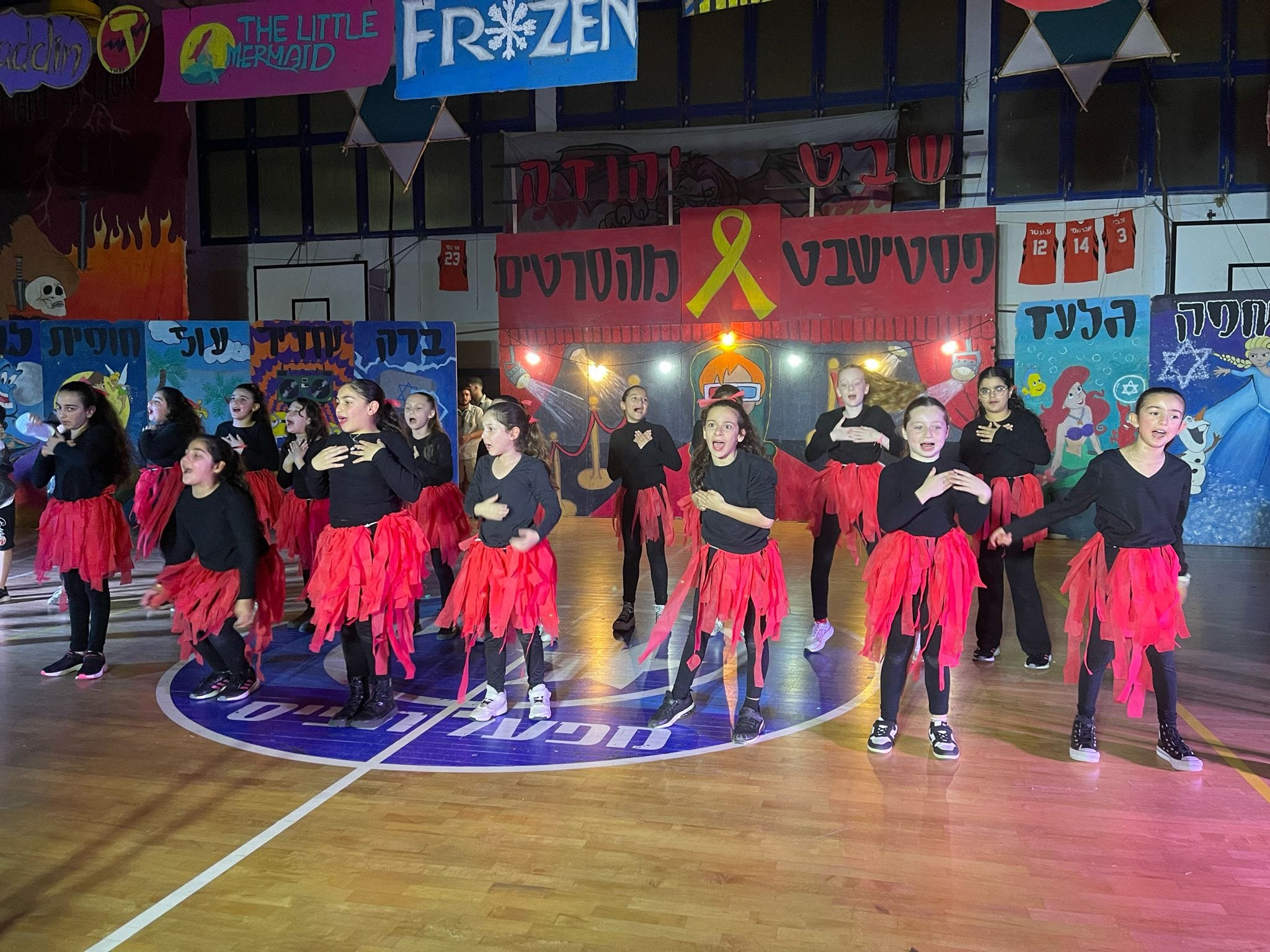 האירוע התקיים תחת הנושא "הכי ישראלי" בו כל גדוד בשבט יהודה המונה 16 גדודים חיבר מופע משלו עם שיר מקורי שכתב בנושא, הכולל כוריאוגרפיה ותפאורה צופית. במסגרת האירוע, השבט הכין סרטון מרגש שסיכם את העשייה של החניכים מה-7 באוקטובר ועד היום, ההתנדבויות בקהילה ופעילויות נוספות וזאת מתוך החשיבות של חזרה לשגרה בתקופת המלחמה ומפגשי חניכים לפעילויות ערכיות וחברתיות.