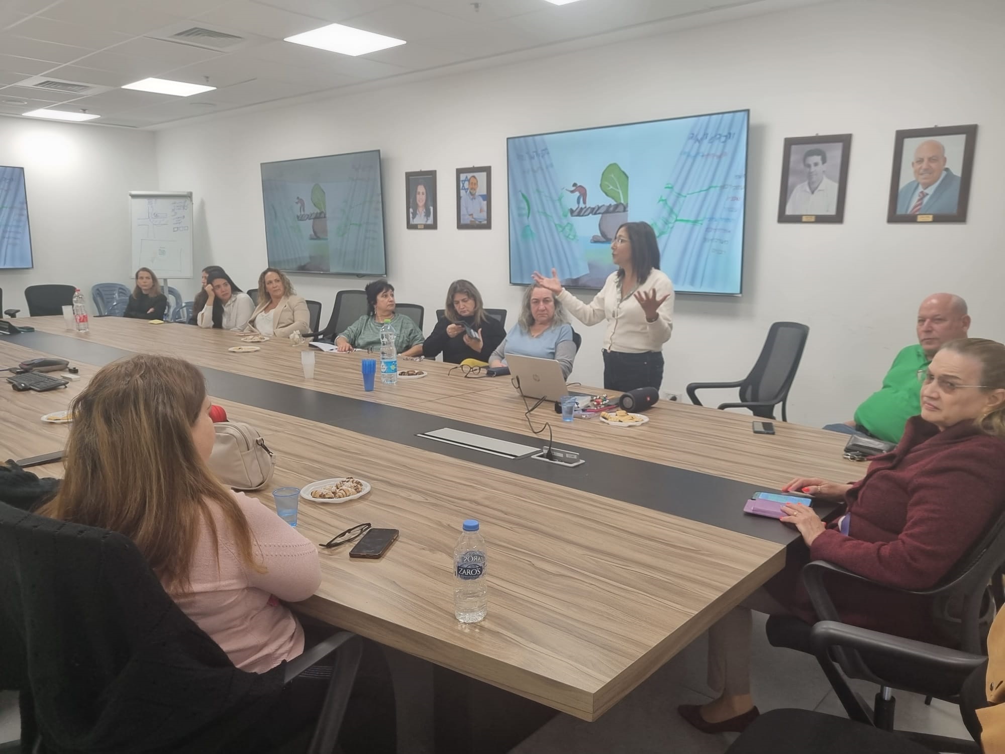 בהמשך נפתחה באולם מרכז החסד של חב"ד השתלמות גישור ייחודית, מעמיקה ובעלת תכנים שונים לרבני הקהילות בעיר, כל זאת על מנת לסייע להם לדייק את עבודתם מול חברי הקהילה וזאת לאור הצורך להעניק לציבור הדתי והמסורתי טכניקות גישוריות נוספות בפתרון קונפליקטים וסכסוכים. 