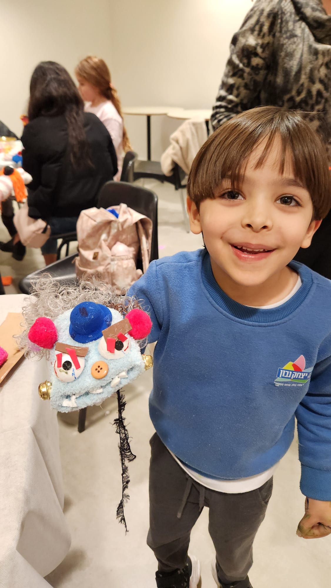 היכל התרבות אירח החודש מספר מופעים ופעילויות לילדים במסגרת פרויקט "משיב הרוח" המשותף למשרד התרבות והספורט והחברה למתנ"סים הארצית לקידומן של פעולות תרבות והפגה לתושבים ללא עלות, וביניהם המופע "בוא הביתה" משיריו של הפזמונאי, המתרגם והיוצר אבי קורן ז"ל ובהשתתפותם של שולה חן, מי שהייתה רעייתו, נתן סלור וורד פיקר. עוד הופיעה גלית גיאת עם מחרוזות שירים בערב נשי שכולו הצדעה לגדולי הזמרות משושנה ועד אום כולתום. הילדים נהנו מסדנת "גרבובים" ליצירת בובות גרב. כמו כן, התקיימה הצגת ילדים "הלכתי לאיבוד" לקהל הדתי-חרדי.