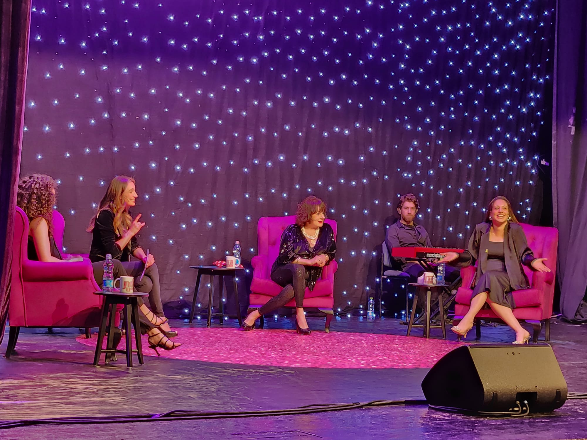 מאות נשים תושבות העיר חגגו את יום האישה הבינלאומי במופע "גדולות מהחיים", בהשתתפותן של חנה לסלאו, אילנית לוי, מעיין אדם ורוני דלומי. המופע המיועד לנשים בלבד התקיים בהיכל התרבות בהובלת אגף תרבות ואירועים בניהולה של חנה פיזואטי יוסף.