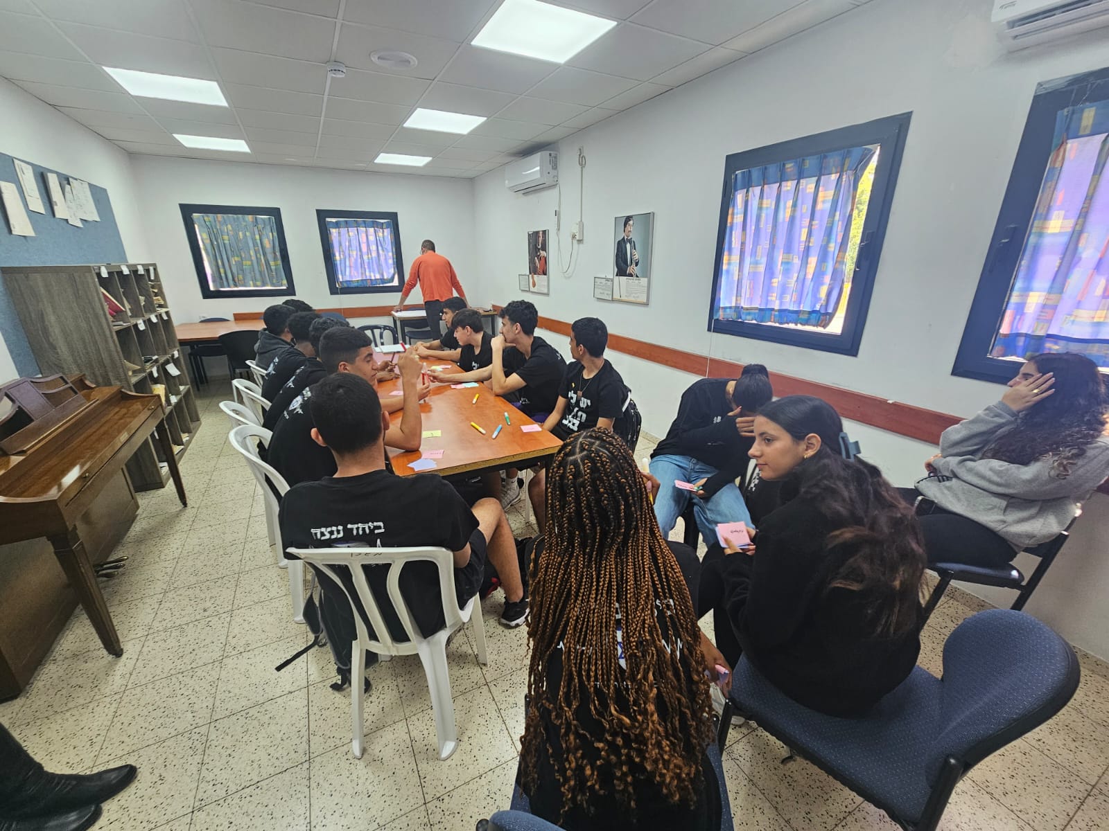 כ-80 תלמידי כיתות ט' מאור יהודה השתתפו בשבוע שעבר בהאקתון יזמות שהתקיים כחלק משבוע החינוך שנערך באור יהודה. ההאקתון תחת הכותרת "חינוך לכל הדעות - אחדות ושותפות" התקיים במעמד ראש העיר, ליאת שוחט, והשתתפו בו גם סגנה עופר בוזי, מנהלת אגף החינוך, דלילה אשכנזי, המפקחת הכוללת אתי רביאן, רכזת חברה באגף החינוך, יפית שמואלי והדוקטורנט רוי גולדברג ממרכז המצויינות בקרייה האקדמית אונו, כל זאת לצד סטודנטים מהקריה.