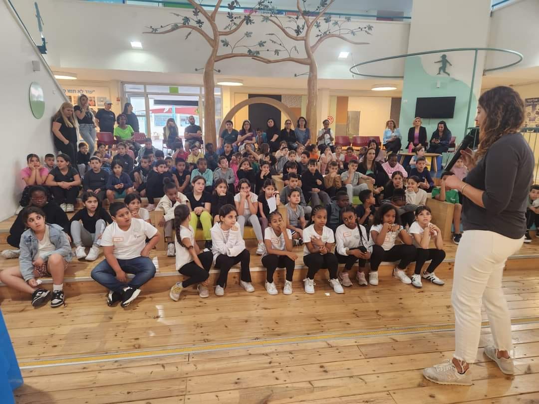 בגנים ניצן, תאנה ויערה התקיימה קבלת שבת משותפת במתחם יעדים. בגני רימון ושחף התקיימה שעת סיפור ויצירה בסימן אחדות ושותפות, וכך התקיימו שלל פעילויות גם ביתר גני הילדים בעיר.