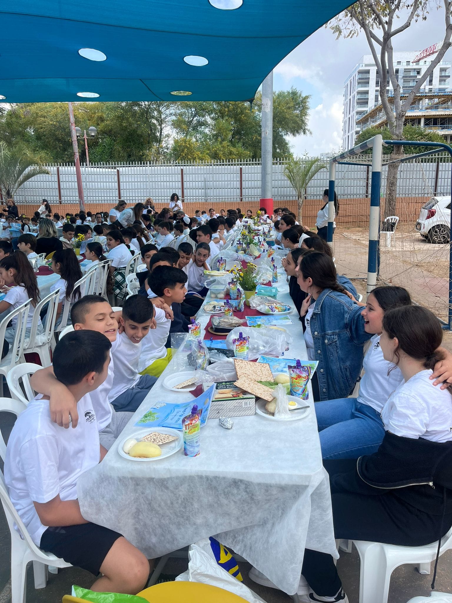 בתפוח פיס שבוע מדע וטכנולוגיה, כשבשיאו נערך יריד חקר מדעי טכנולוגי עירוני בנושא 