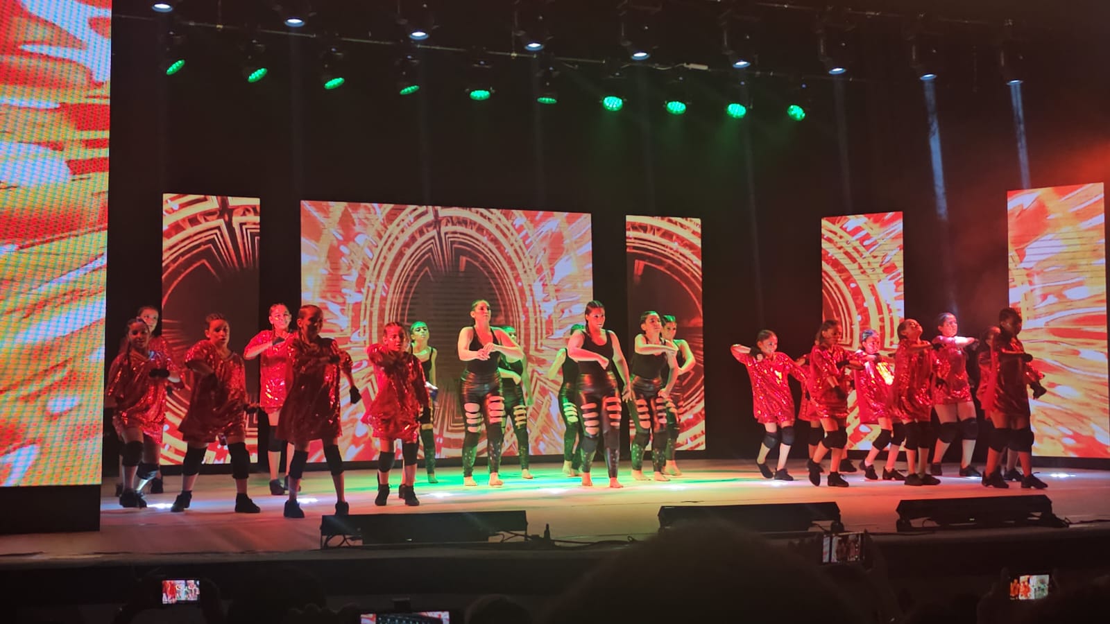 מופע המחול של להקות MDC באור יהודה