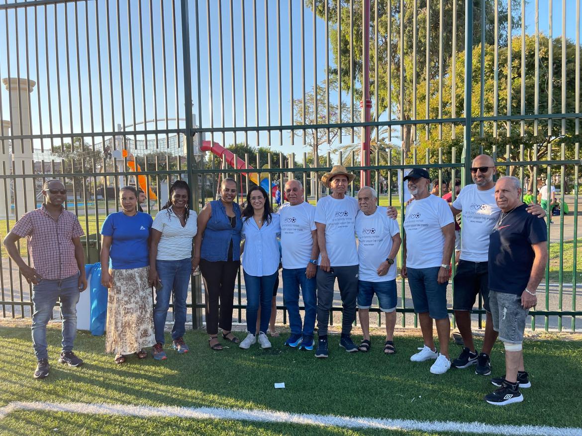 ואחייניו של יסמאו.