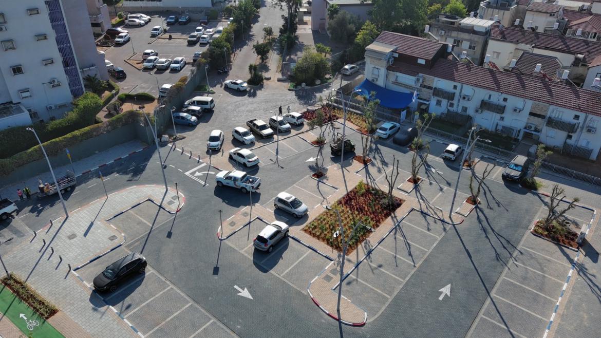 במשך עשרות שנים 