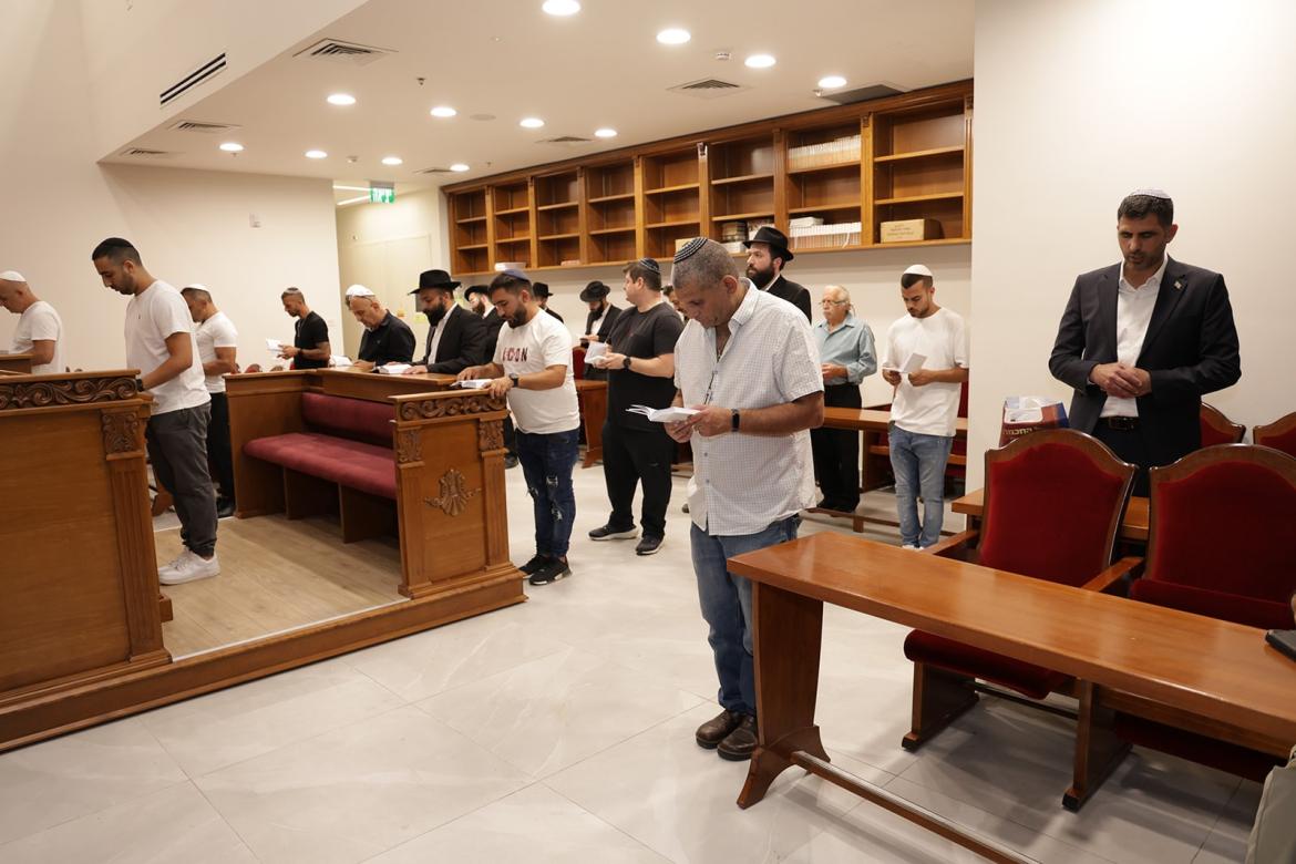 את "בית מנחם".