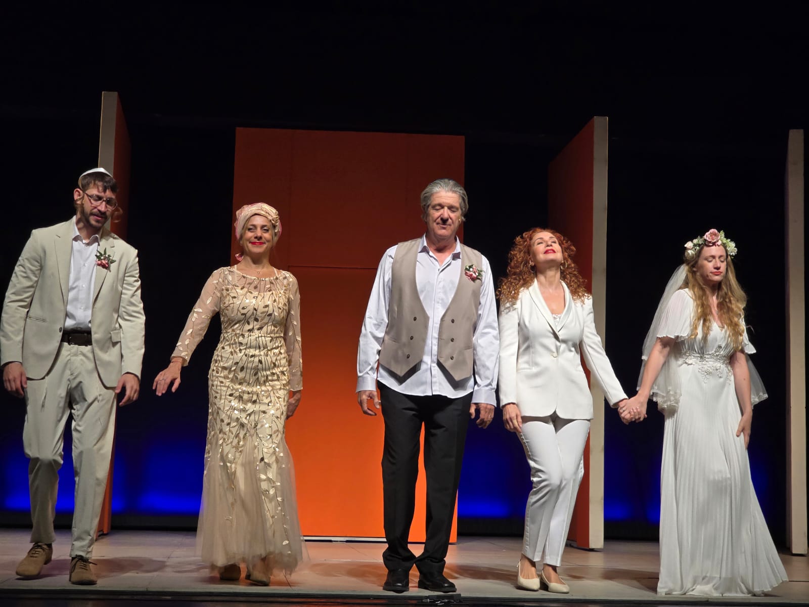 בין קודש לחולון