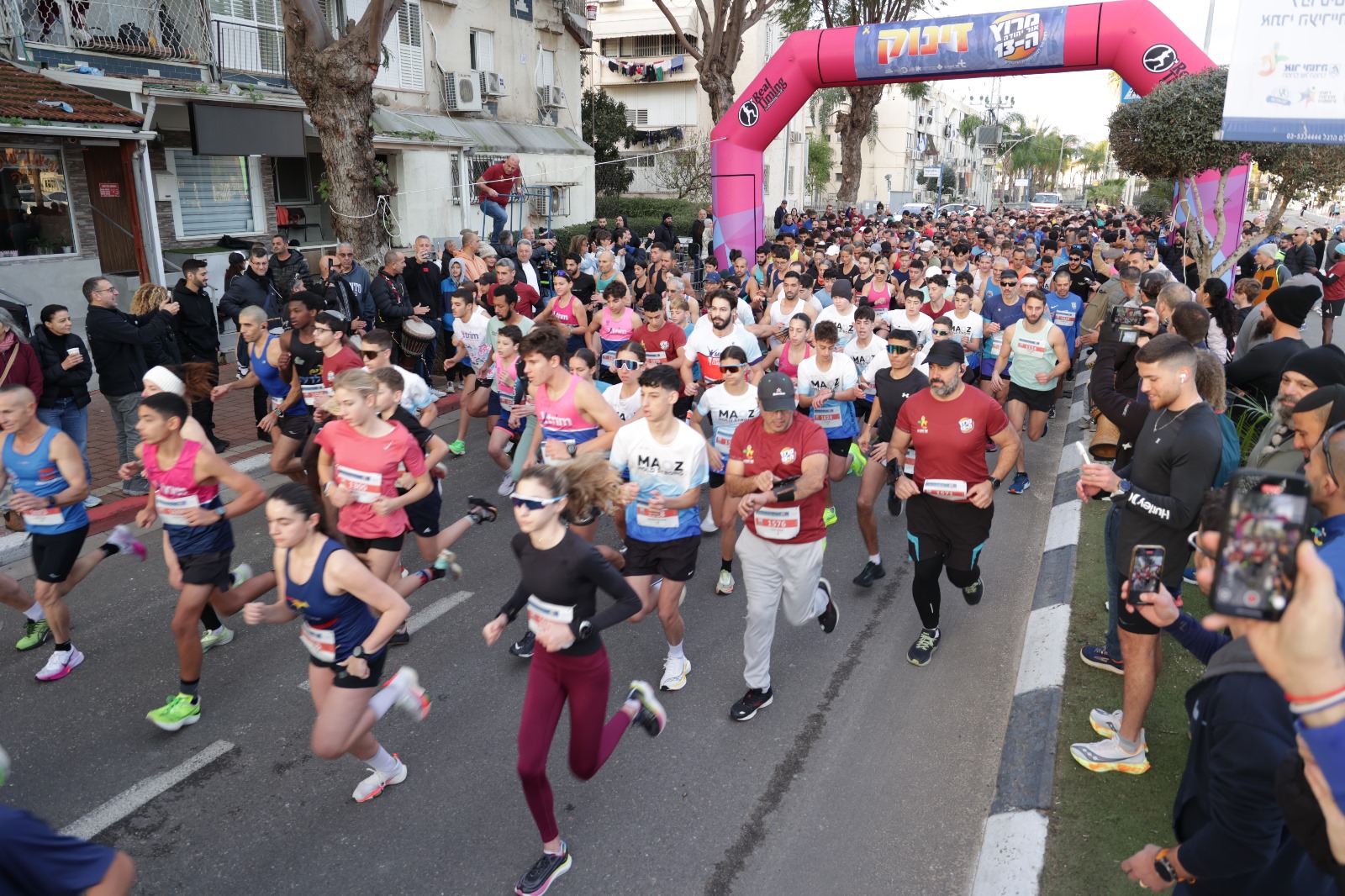 לעשרה קילומטרים הזניק אסף פרידמן