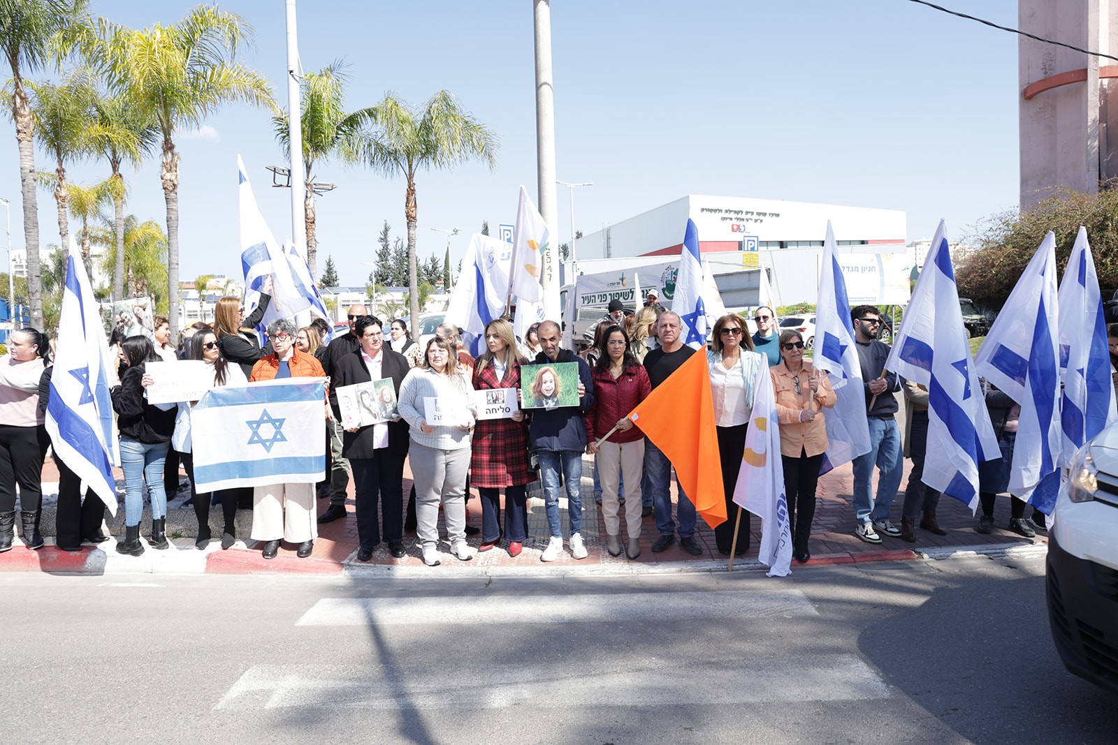 על שדרות אליהו סעדון 