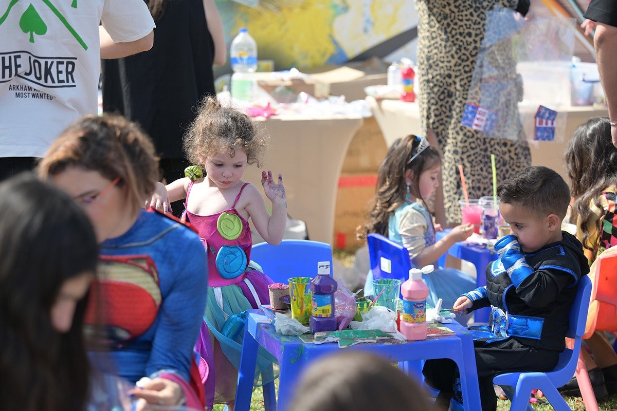 ברחבי גן התשעה