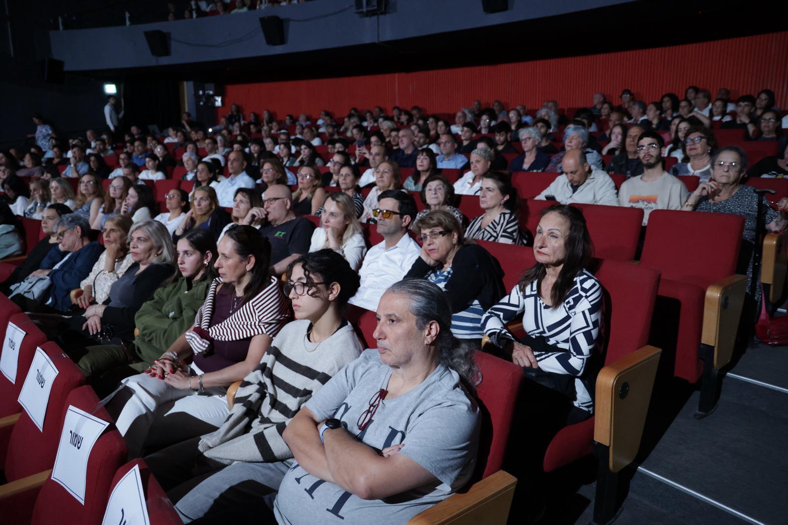 בערב יום הזיכרון לשואה ולגבורה 