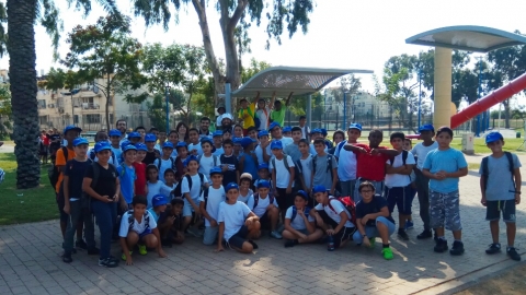 תלמידי סעדיה גאון בצעדה.jpeg