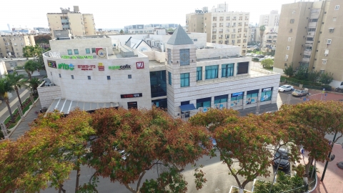 קניון עזריאלי אאוטלט אור יהודה.JPG