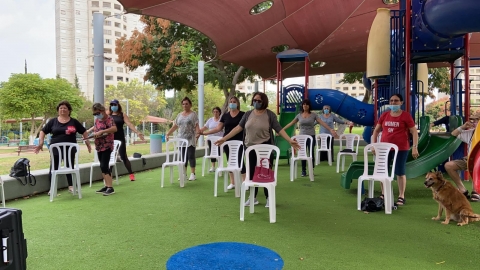 נפגשים בפארקים1.jpeg