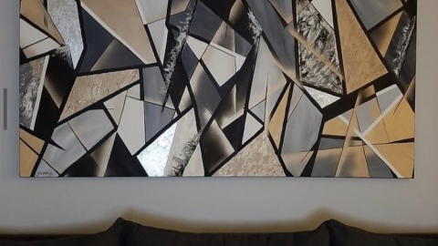 יסמין פיטוסי-משולשים בזהב וכסף.jpg