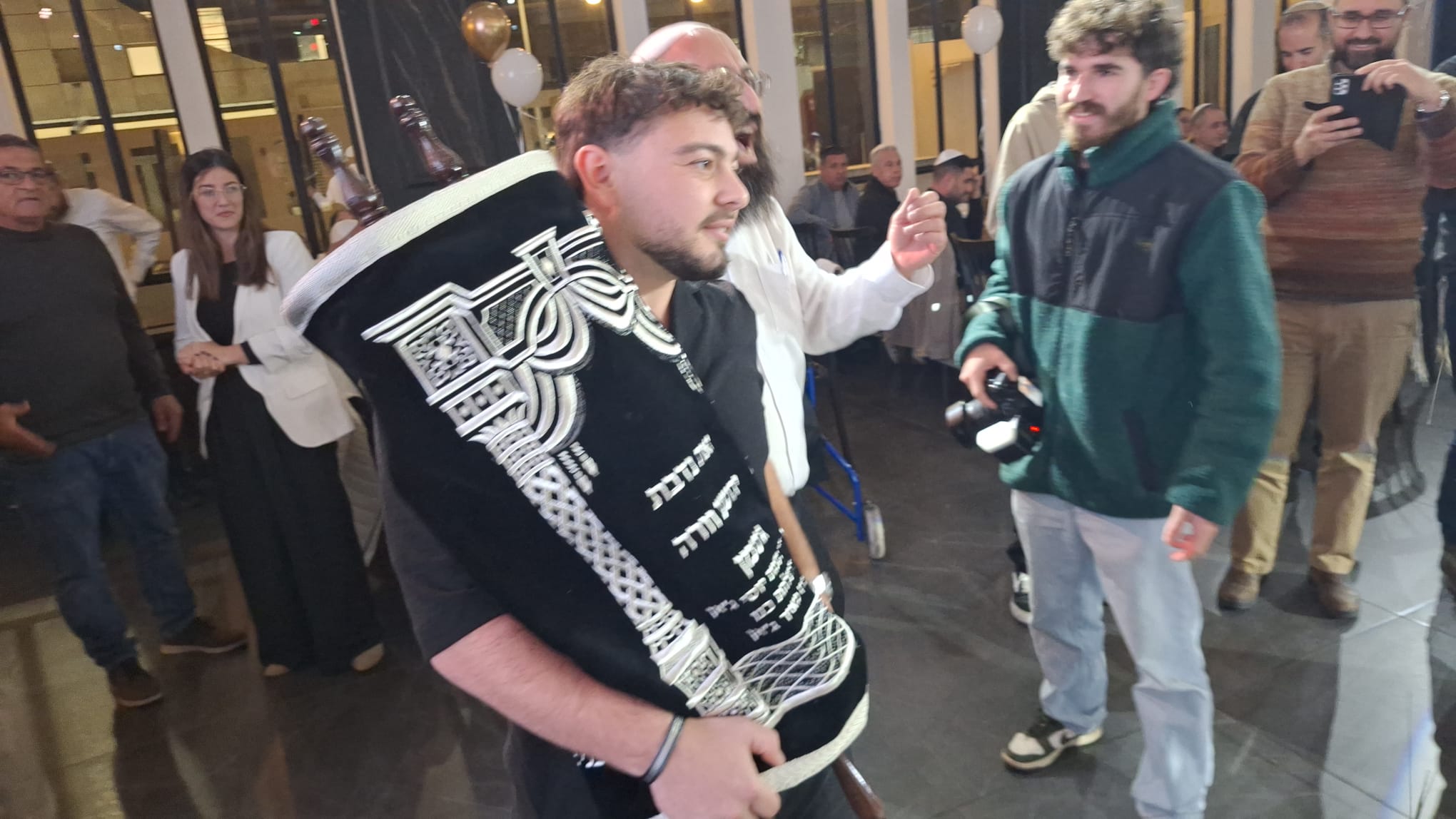 הכנסת ספר תורה אלמוג מאיר גאן