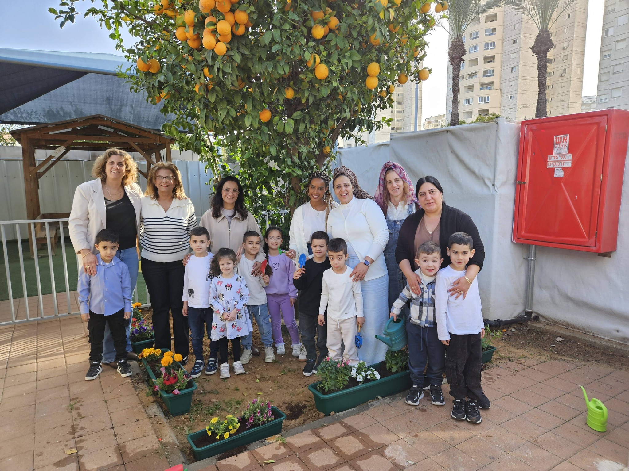 טו בשבט בגנים ובתי הספר